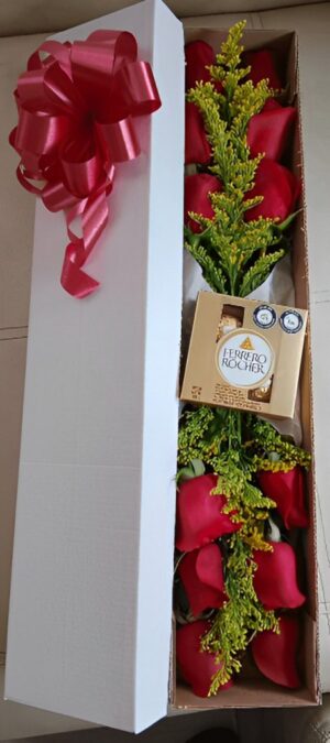 Caja por 12 rosas con Ferrero X4 R30