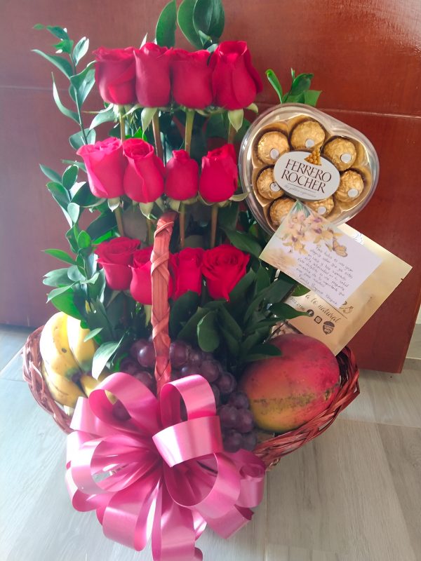 Canasta de frutas y ferrero R95